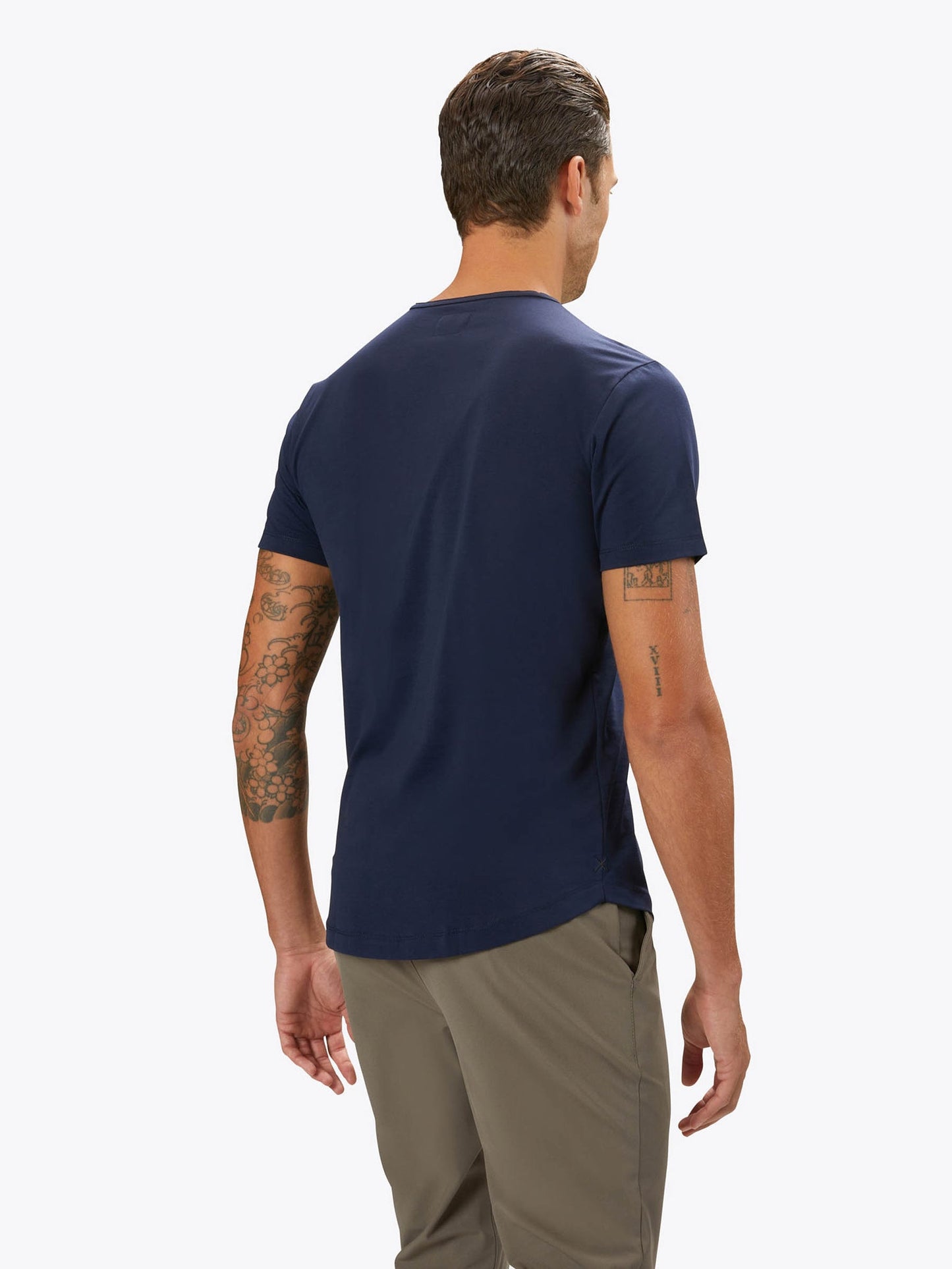 Cuts - Men - Pacific Blue AO Henley Curve-Hem