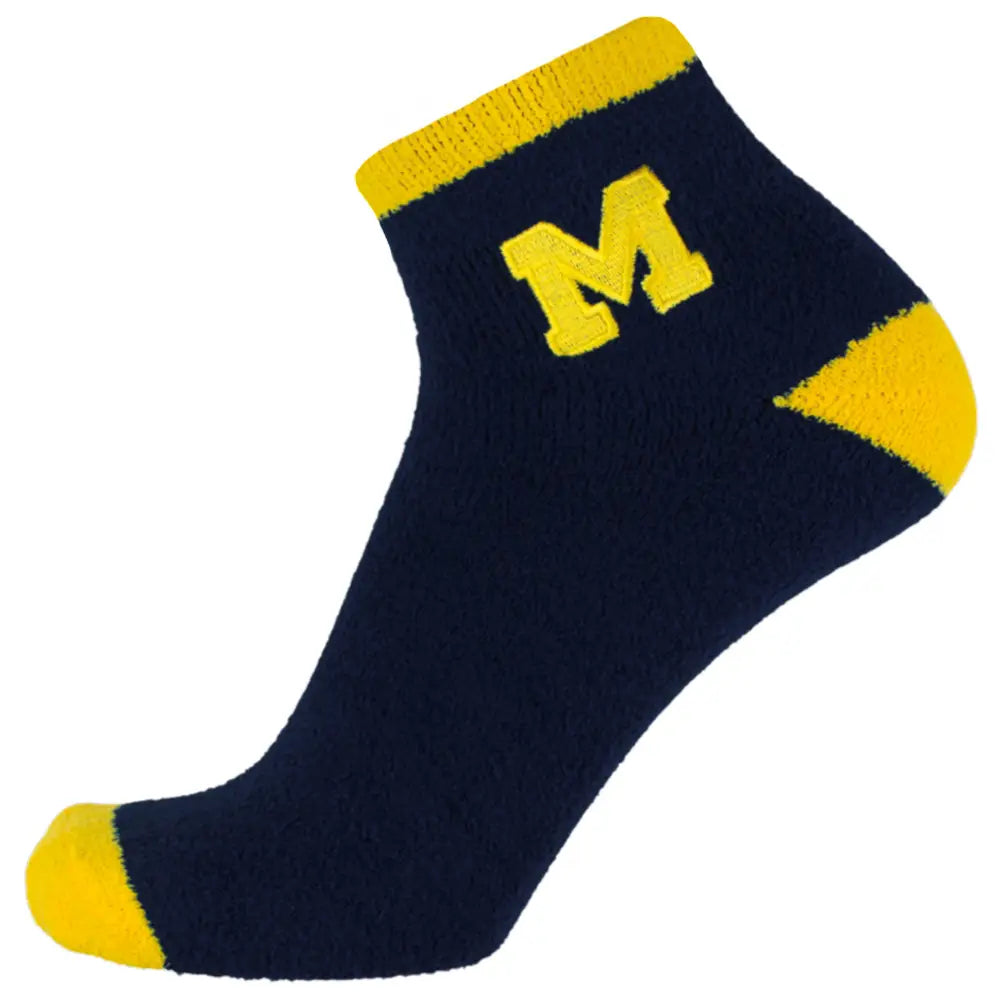 Michigan Wolverines Mens Solid Fuzzy Socks
