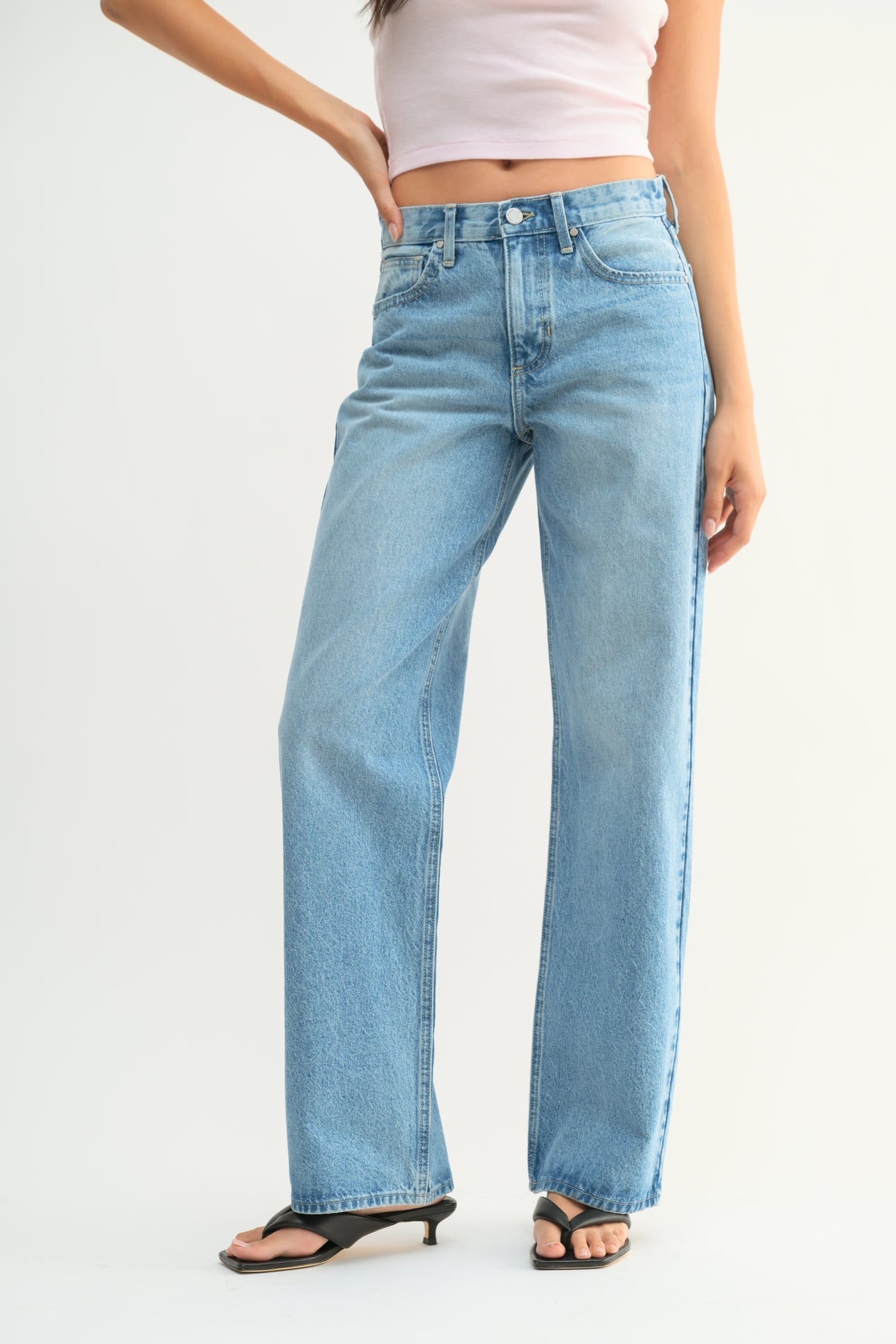 Guys N Gals - Women - Light Denim The Relaxed Straight Jean