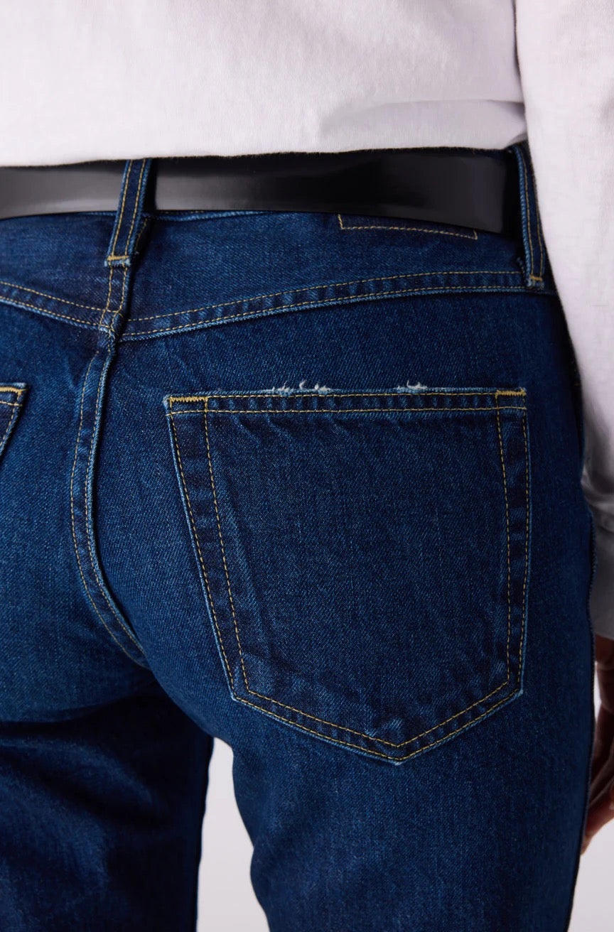 AMO - Women Crossing 143 Jean