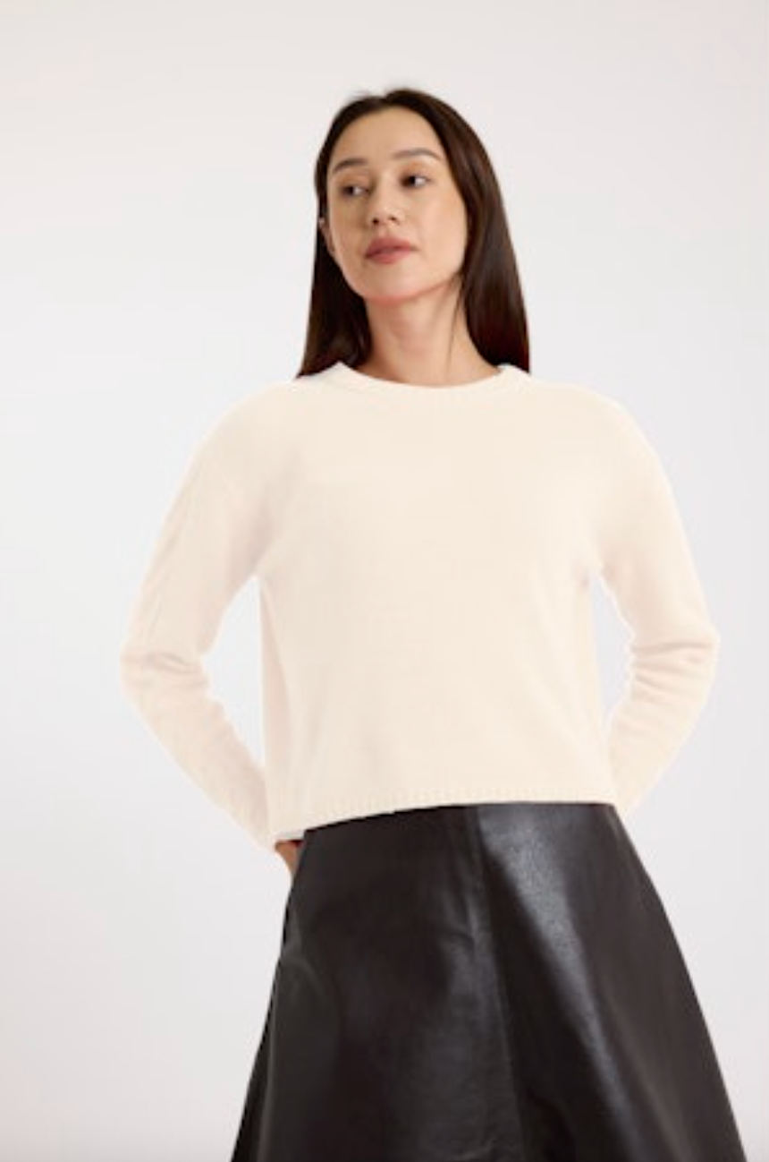 Brodie Cashmere - Women - Organic White Cable Sleeve Crew