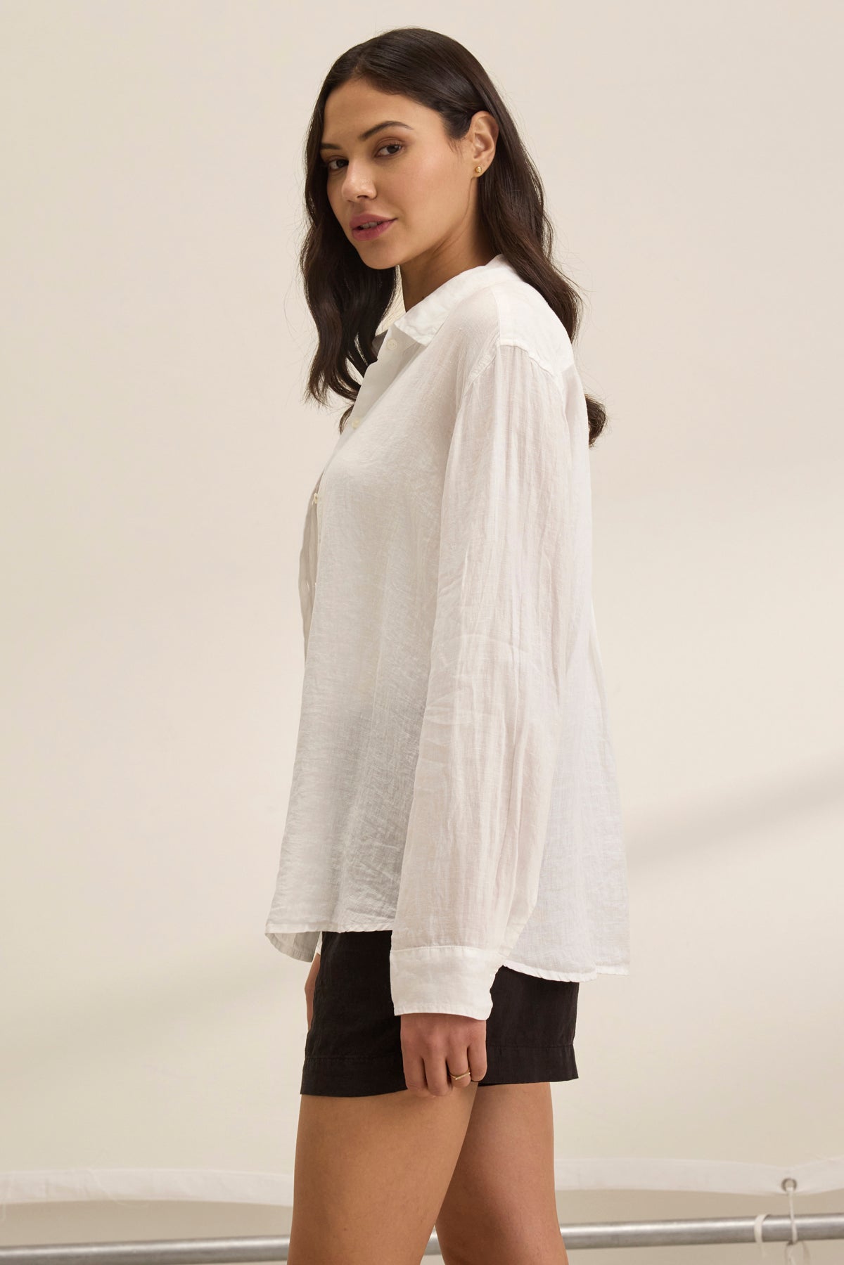 Velvet by Graham & Spencer - Women - White Sisi Linen Shirt
