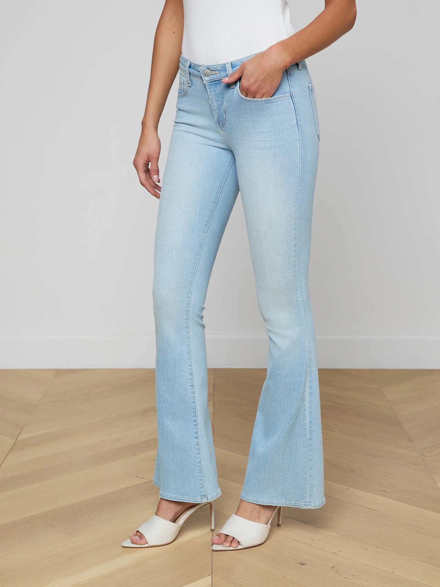 L'AGENCE - Normandie Taney Low-Rise  Flare Jean