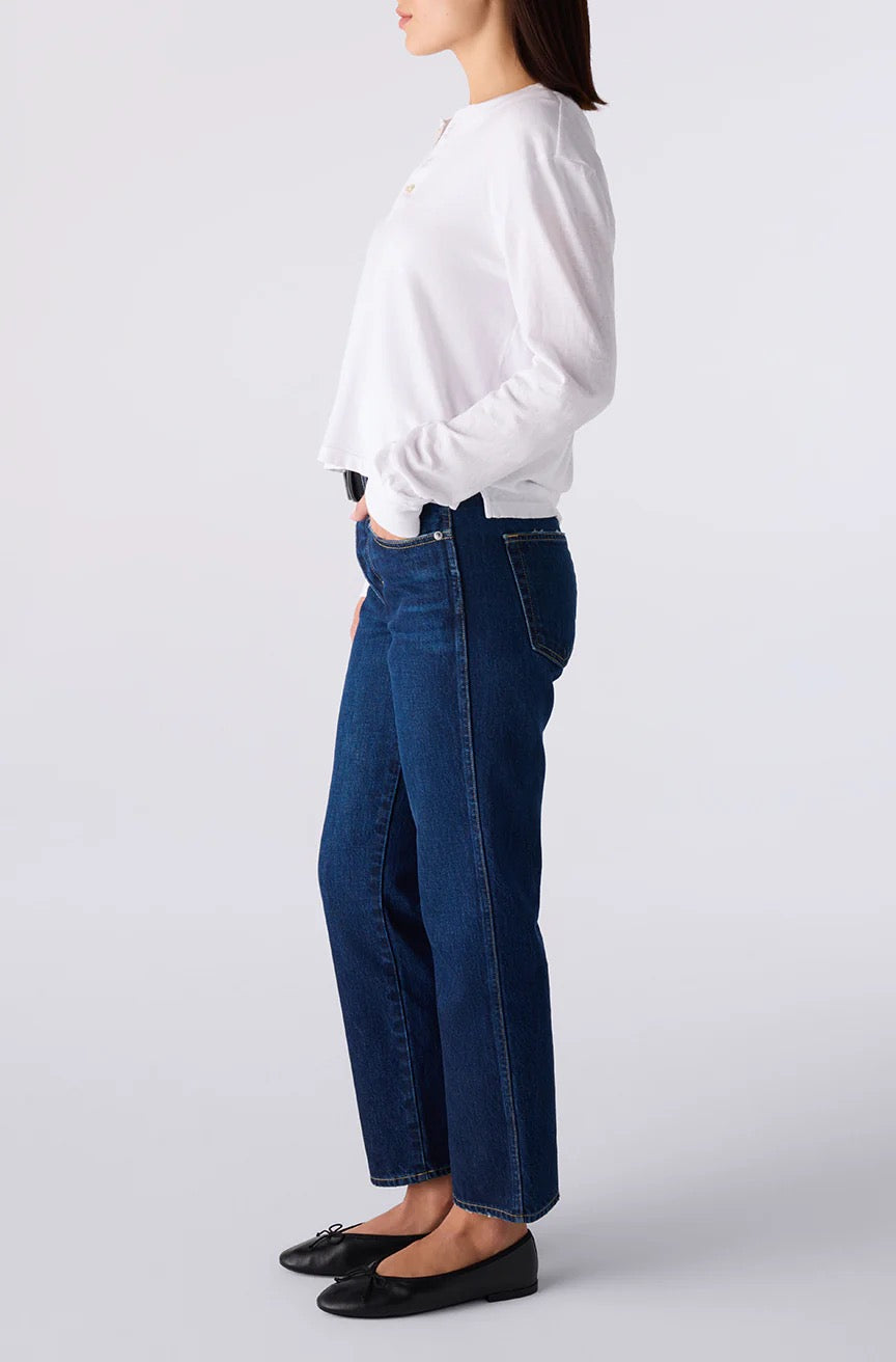 AMO - Women Crossing 143 Jean
