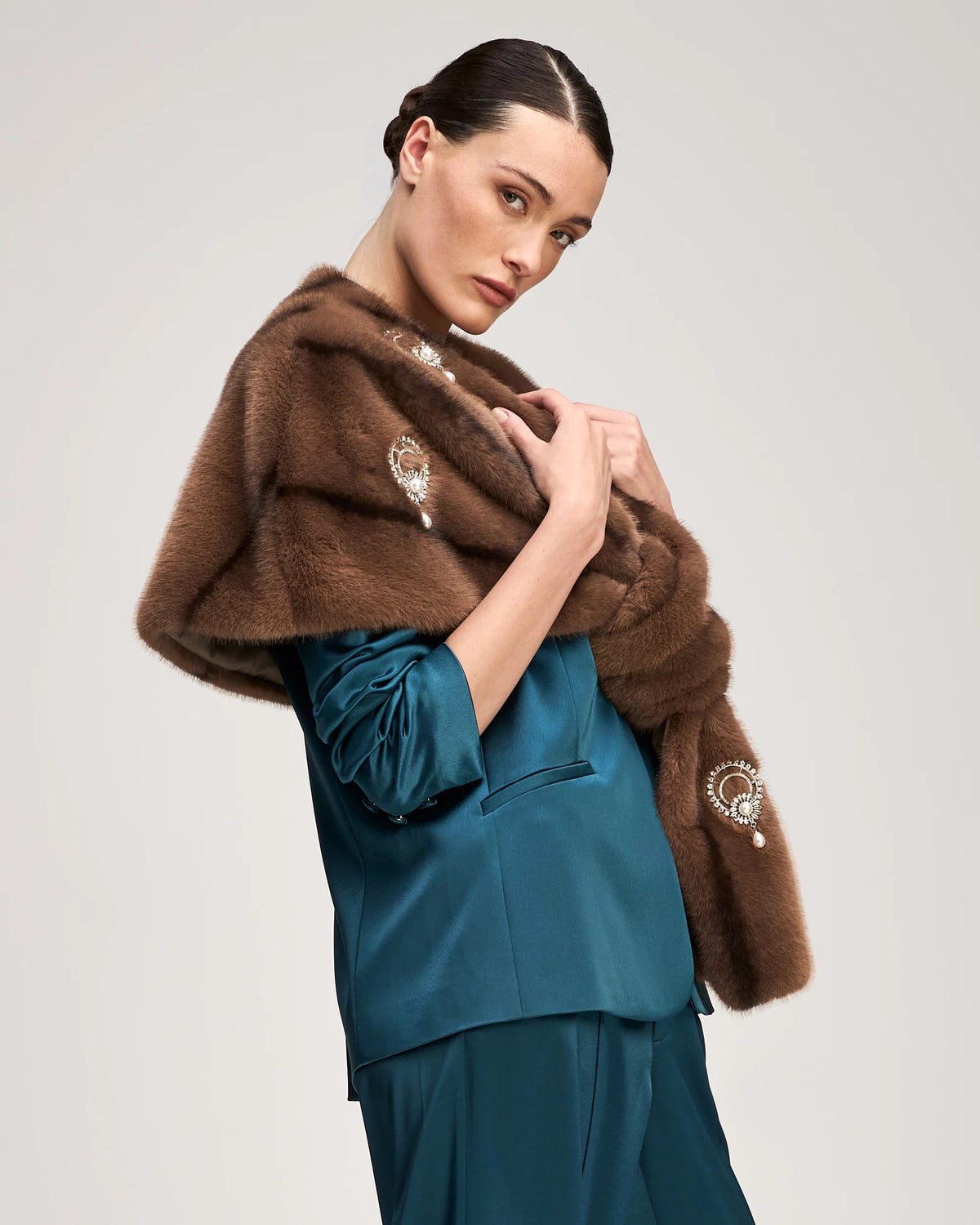 Cinq à Sept - Women - Taupe Pearl Drop Gianella Stole