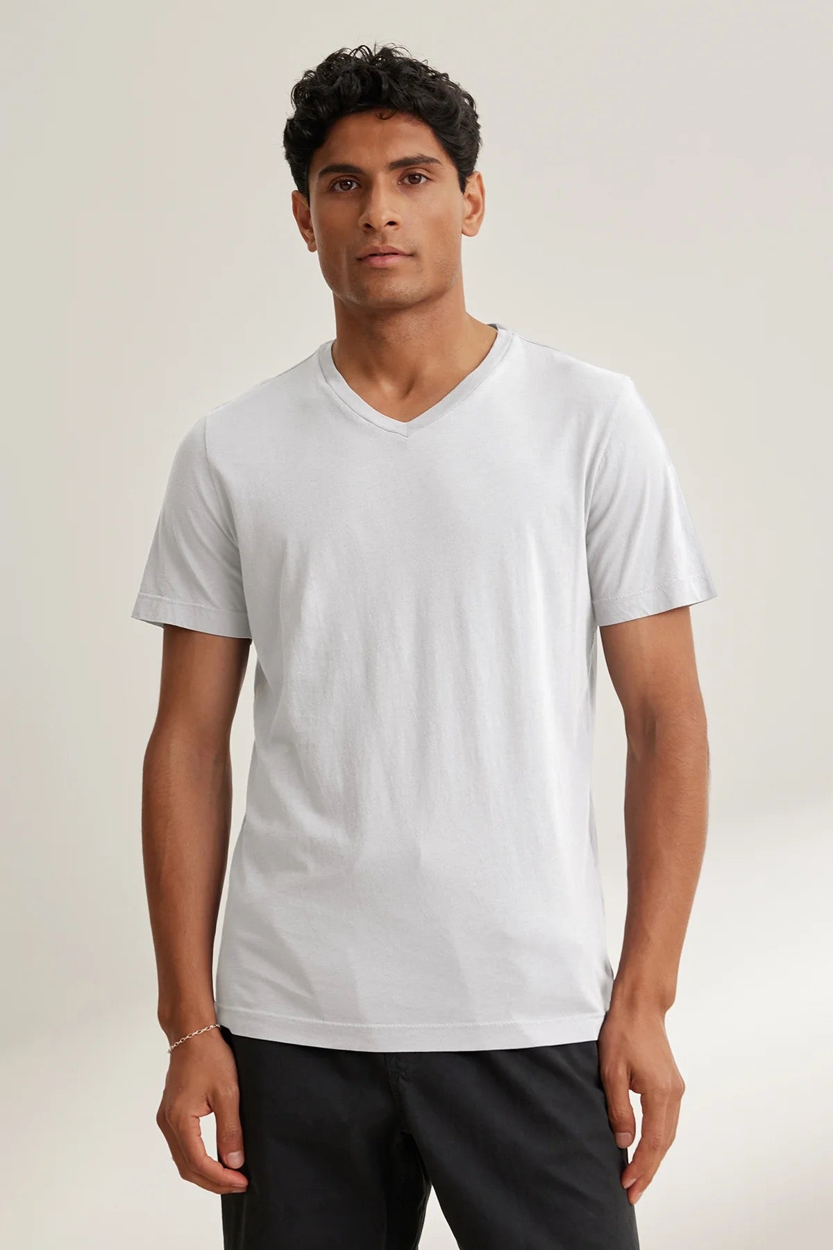 Velvet Graham & Spencer - Men -  Samsen V-Neck Tee