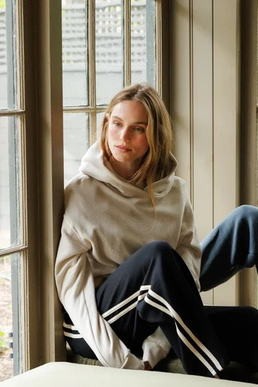 Perfect White Tee - Women - Whitecap Grey Heart Fleece Pullover Hoodie