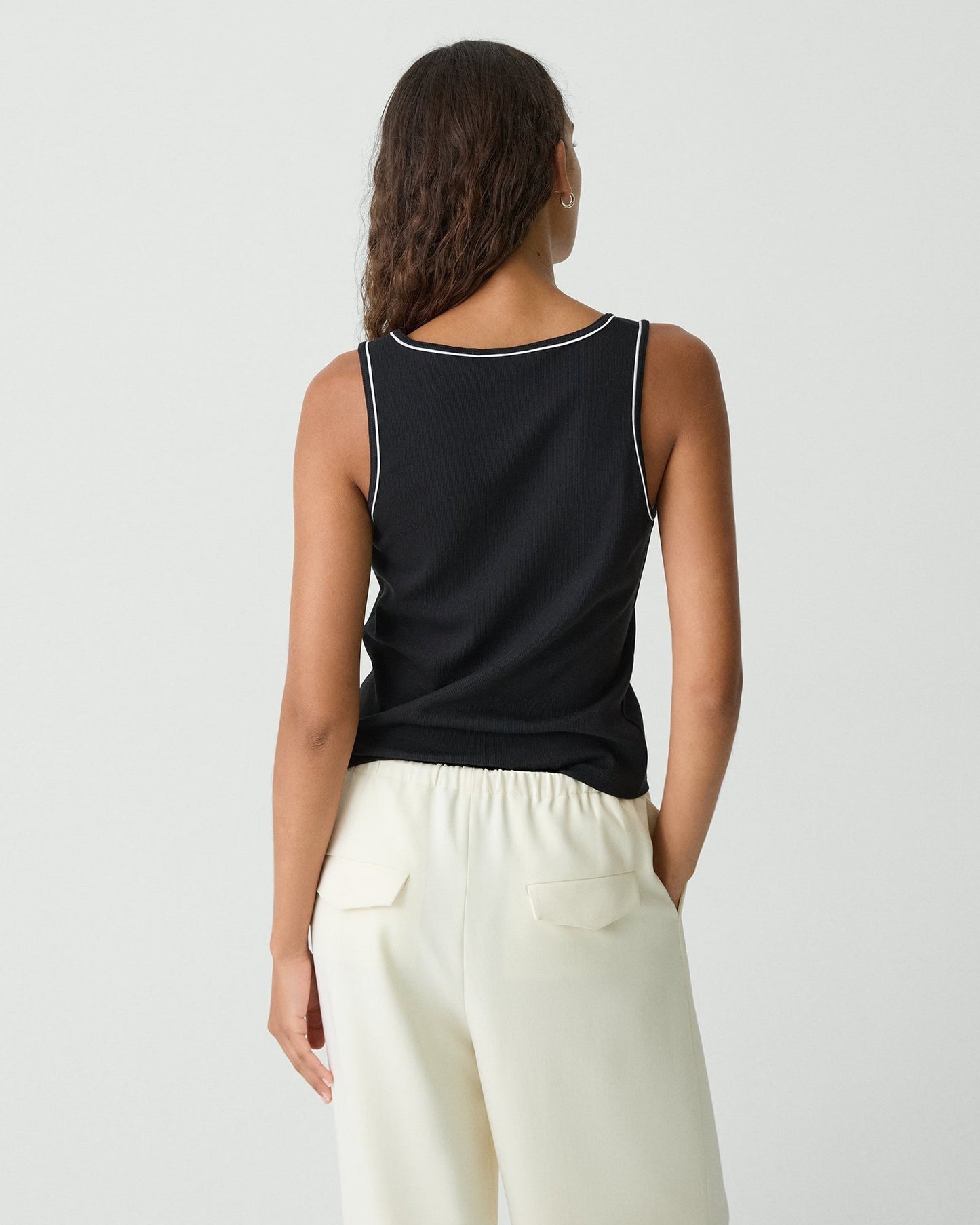 Theory - Women - Black Scoop Neck Tank Top